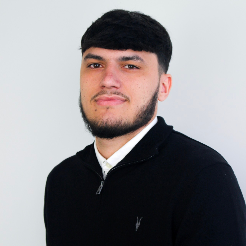 Recruitment apprentice Cemal develops career through apprenticeship